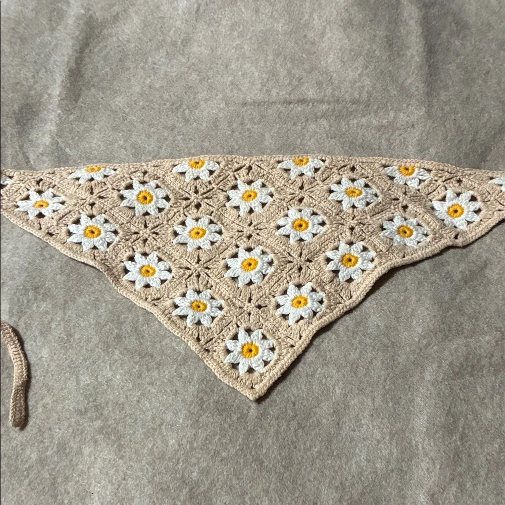 Handcrafted Floral and Heart Patterned Scarves - Picture 2 of 4